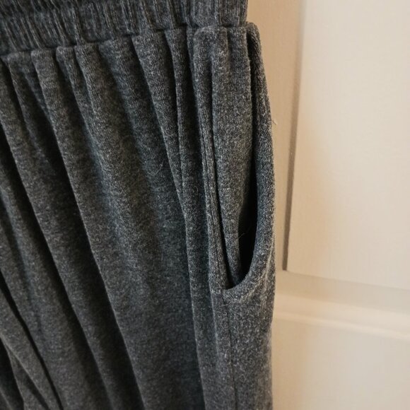 PantsWomen's XL flowy lounge pants - grey - Picture 3 of 4